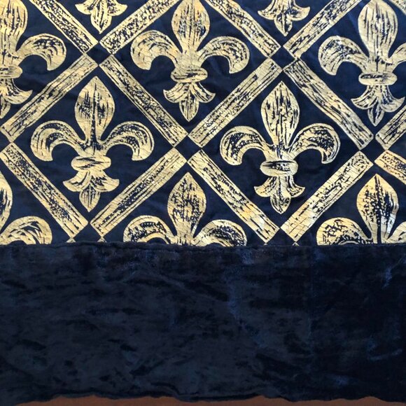NWT ALEXANDRA'S ACCENTS Baroque Throw Black Velour Gold Fleur-de-lis 60” Square - Picture 5 of 9